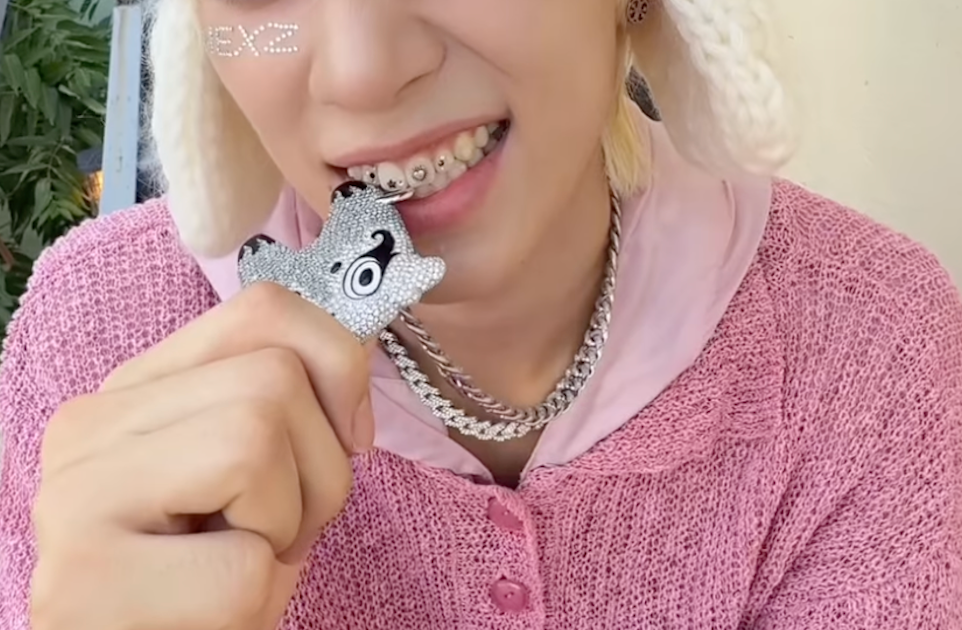 NEXZ's Custom FOX2Y Pendant Necklace for the Beat-Boxer Album